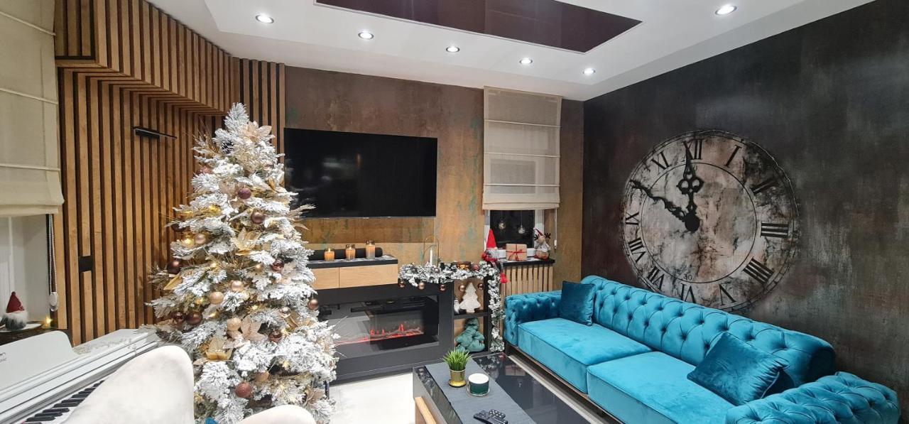 Design Apartment Platinium Spa Lux 5 Star "Havana" Completely Private Wellness & Spa Free Included Sauna & Jacuzzi & Salt Wall & Fire Place & 3D Ceilings & Business Wifi & Netflix & Keyless Code Entry & Full Smart App & Secure 2 Parking Place Ćuprija Eksteriør bilde