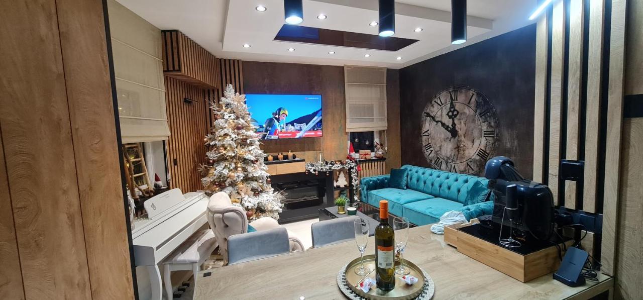 Design Apartment Platinium Spa Lux 5 Star "Havana" Completely Private Wellness & Spa Free Included Sauna & Jacuzzi & Salt Wall & Fire Place & 3D Ceilings & Business Wifi & Netflix & Keyless Code Entry & Full Smart App & Secure 2 Parking Place Ćuprija Eksteriør bilde